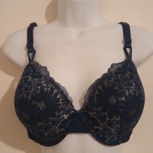 NWT Victoria Secret Lightly Lined Lace Bra